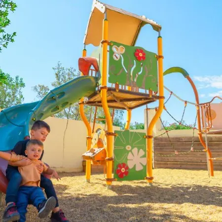 Camping Cottage, Animaux Ok, Clim - 6 Pers. - Api-1-52-2199 *